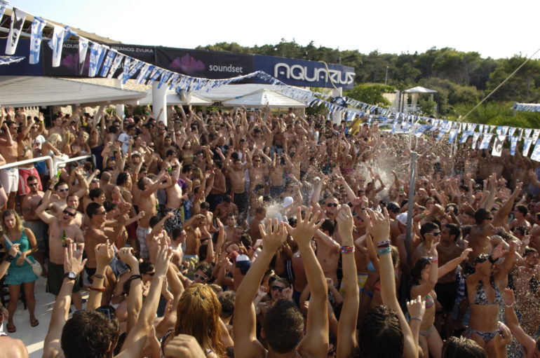 zrce-aquarius-partyreisen-maxtours
