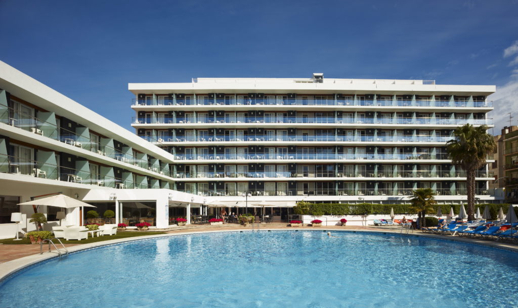 Wie sieht der Pool vom Hotel ananbel in Lloret de Mar aus