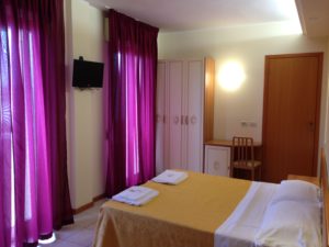 rimini-partyurlaub-hotel-maxtours