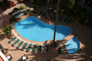 Der Pool vom Hotel Guitar Rosa in Lloret de Mar